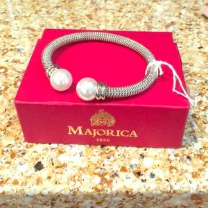 Pearl bracelet